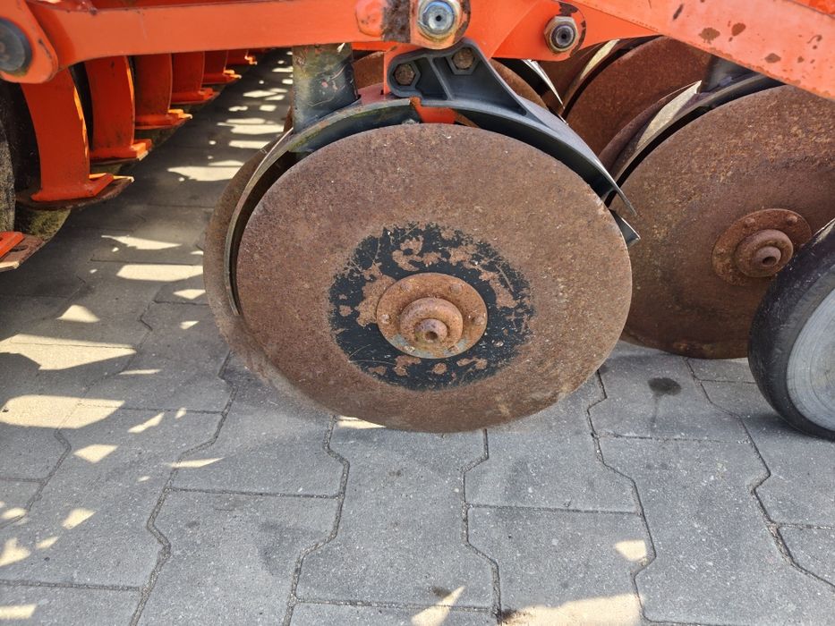 Agregat uprawowo-siewny Kuhn Venta NC4000