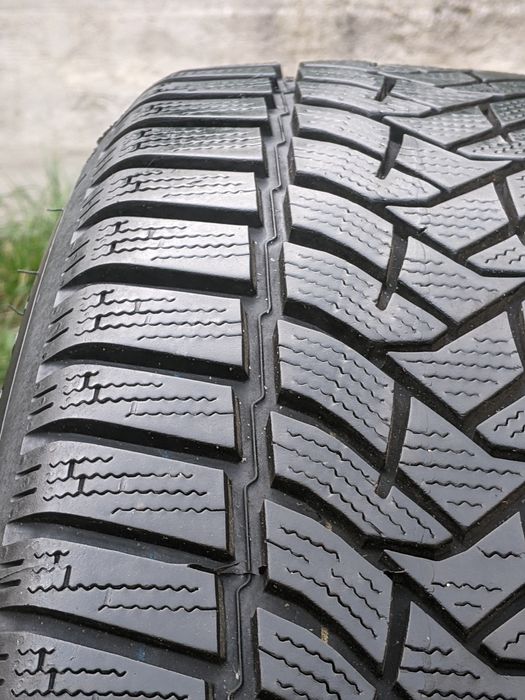 Зимовий DUNLOP 225 50 17 протектор 90%95%
