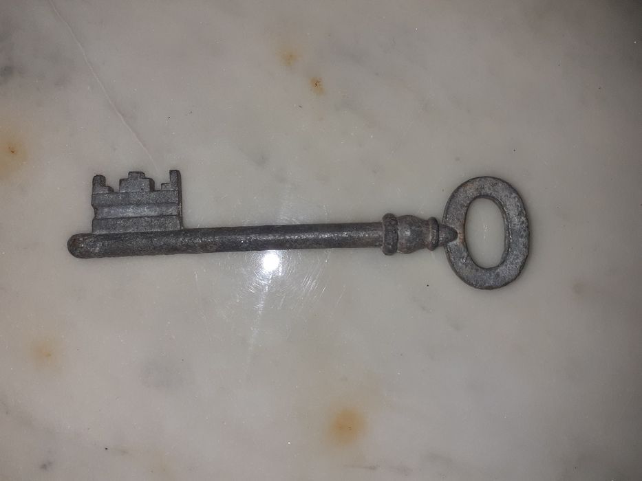 Chave antiga extensível em aço vanadium.