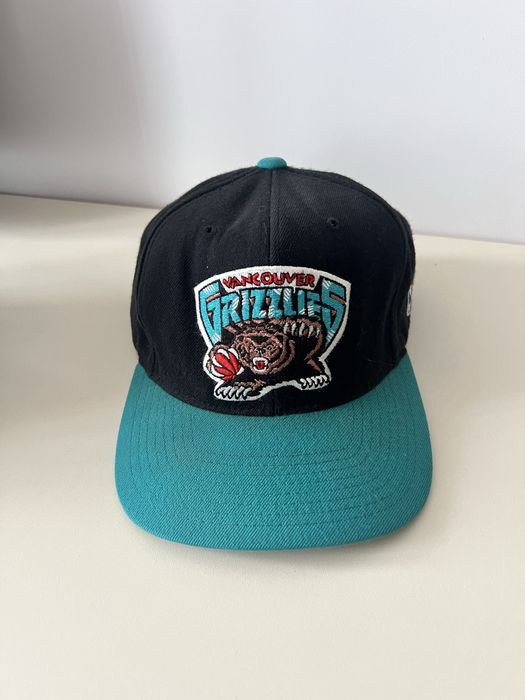 Кепки в асортименті