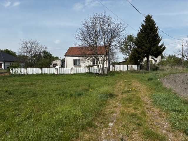 Siedlisko z domem i zabudowaniami gospodarczymi – 4000 m² – Brzezinki Stare gmina Tczów