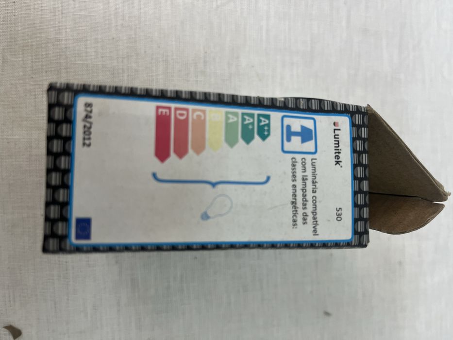 Spot de encastrar oscilante em aluminio.