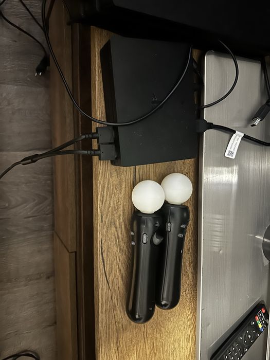 Playstation 4 Pro + PSVR + 2 джойстика та 2 Ps Move