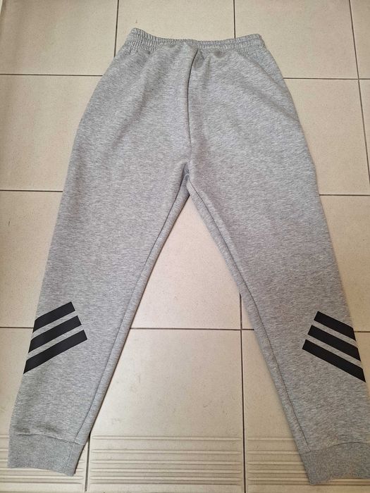 Calça Adidas Cinza (S)