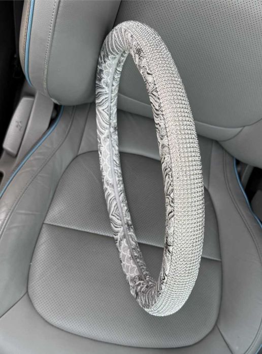 Чехол на кермо руль.  Жіночий чохол на кермо зі стразами.