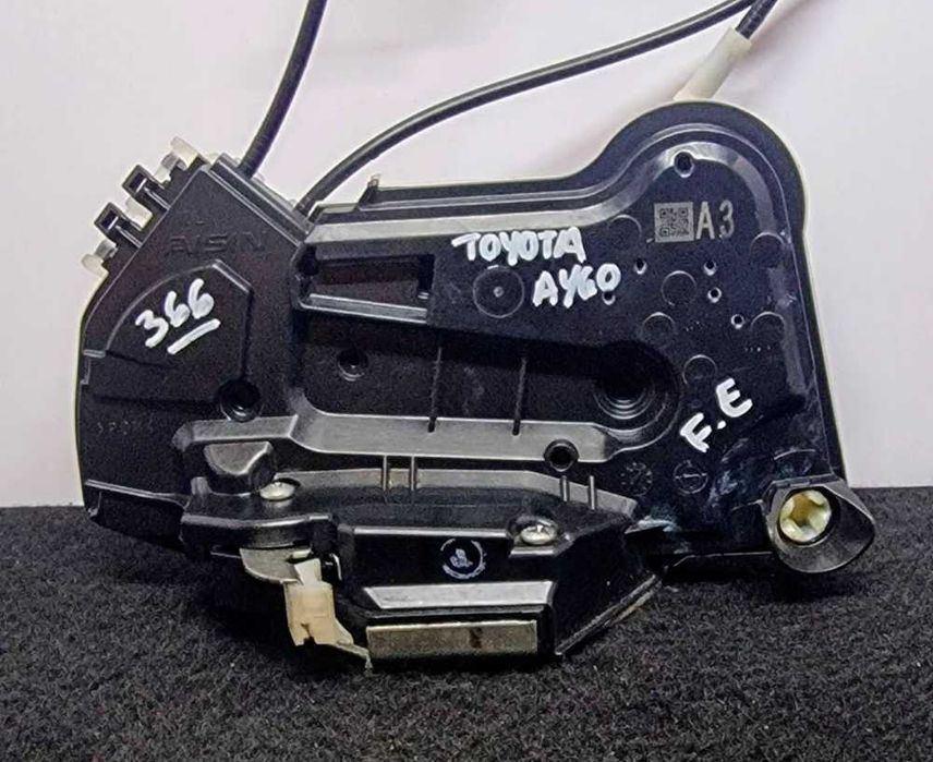 Fechadura / Fecho Porta Frente Esquerdo - TOYOTA AYGO