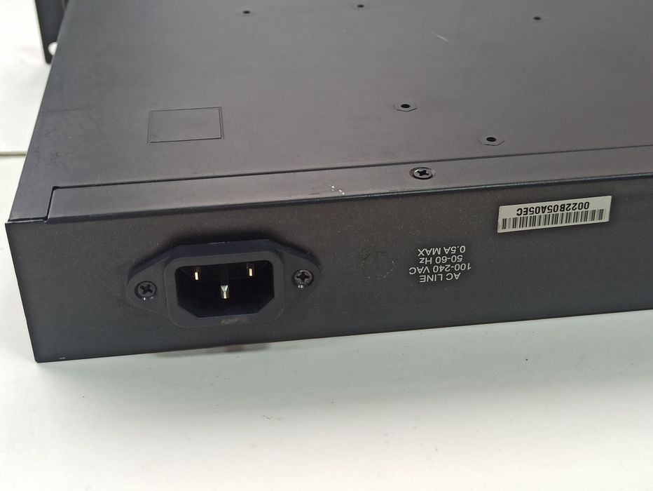 Коммутатор сетевой D-Link DES-3028