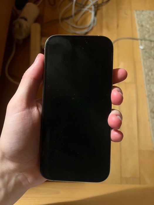 iPhone 16 pro 128gb.