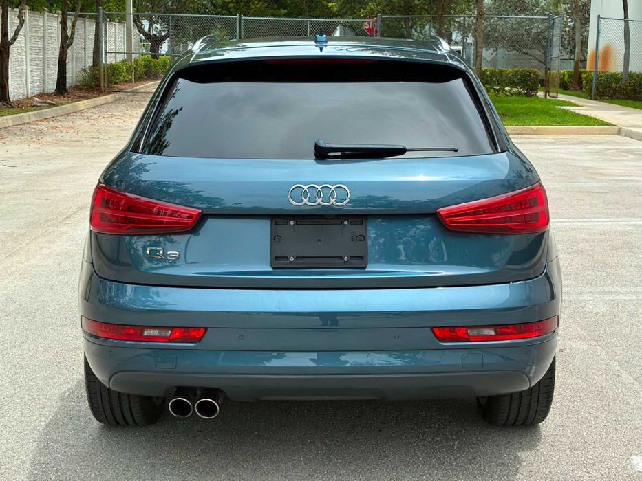 Audi Q3 Premium      2018