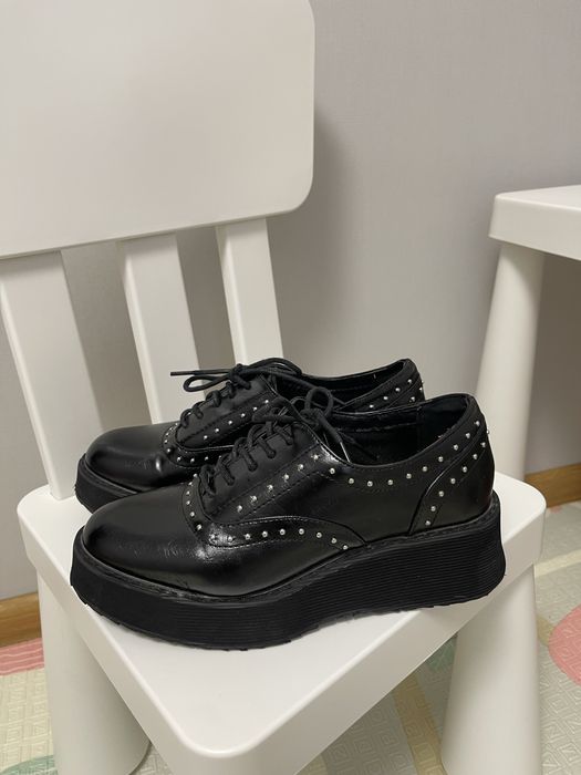 Низькі черевички reserverd 37 розмір