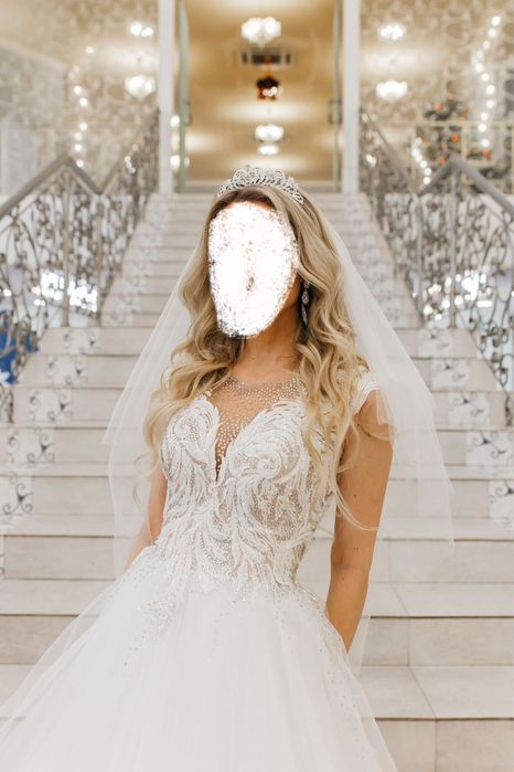 Вишукана весільна сукня