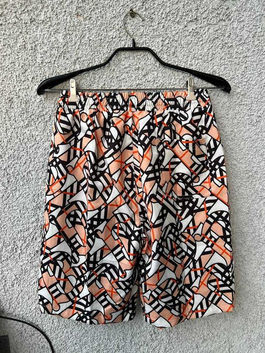 Шорти Burberry (XL)