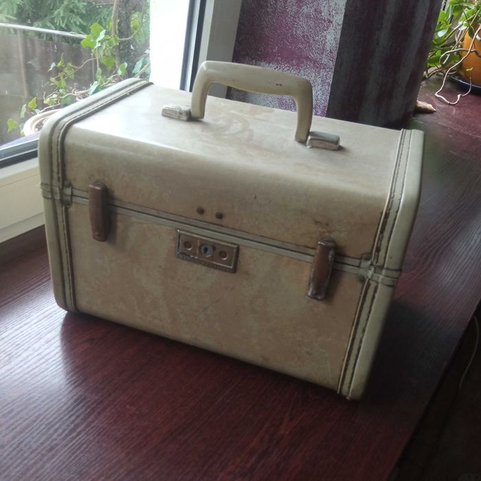 Stary kufer walizka Royal Traveller vintage antyk 1960r