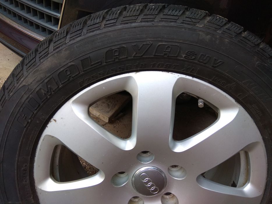 Audi Q7, Volkswagen Touareg шини 255 55 18 з дисками 7.5/130