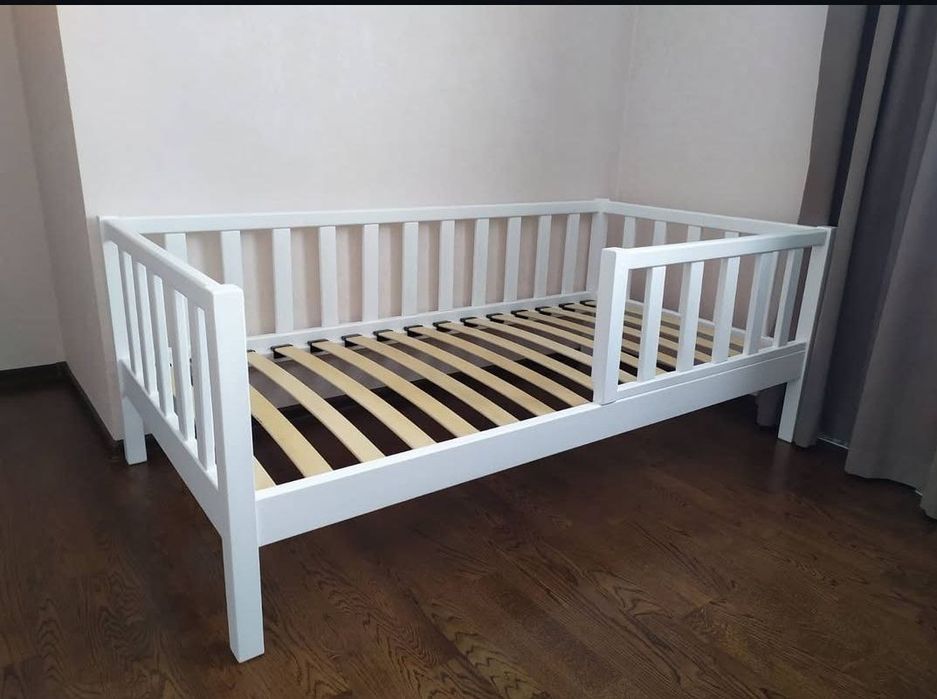 Дитяче ліжко за доступною ціною з міцного дерева. Витримує до 150кг!