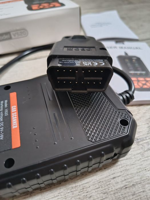 Skaner diagnostyczny samochodowy OBD 2 V 520.