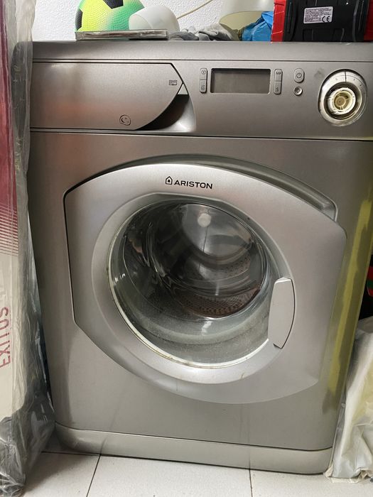 Máquina lavar roupa Ariston AVD 109S