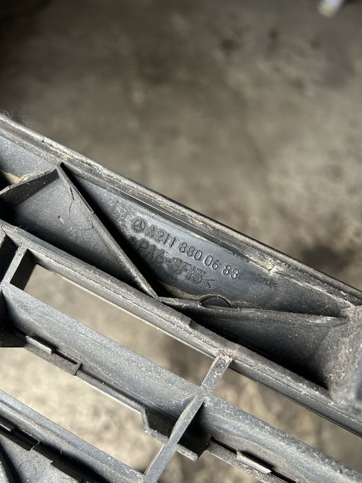 Решітка під дистронік, радар Mercedes W211 дорестайлінг, шрот