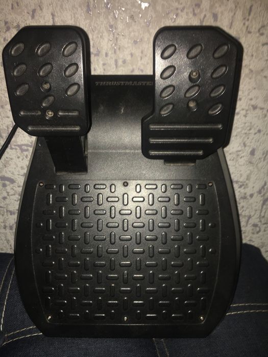 Продам ігрове кермо Thrustmaster Ferrari