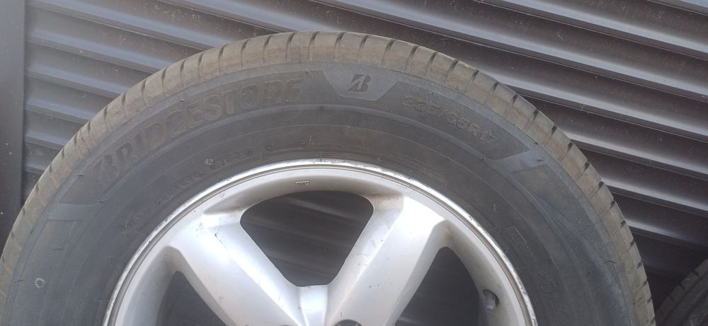 Opony 235/65R17  4szt