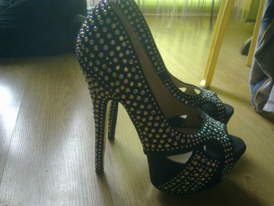 sprzedam buty