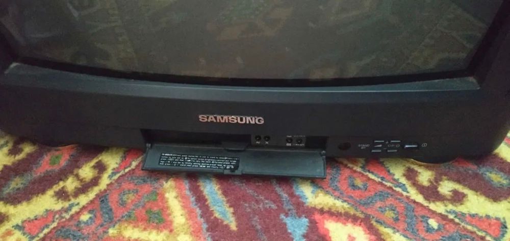 Телевизор samsung