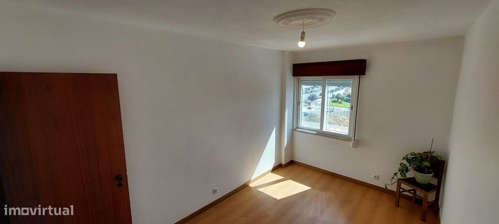 Apartamento T2 em Sintra, Rio de Mouro, pronto a habitar