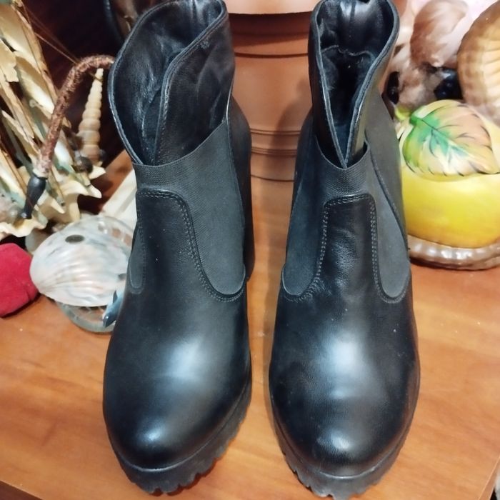 Сапожки  на продажу