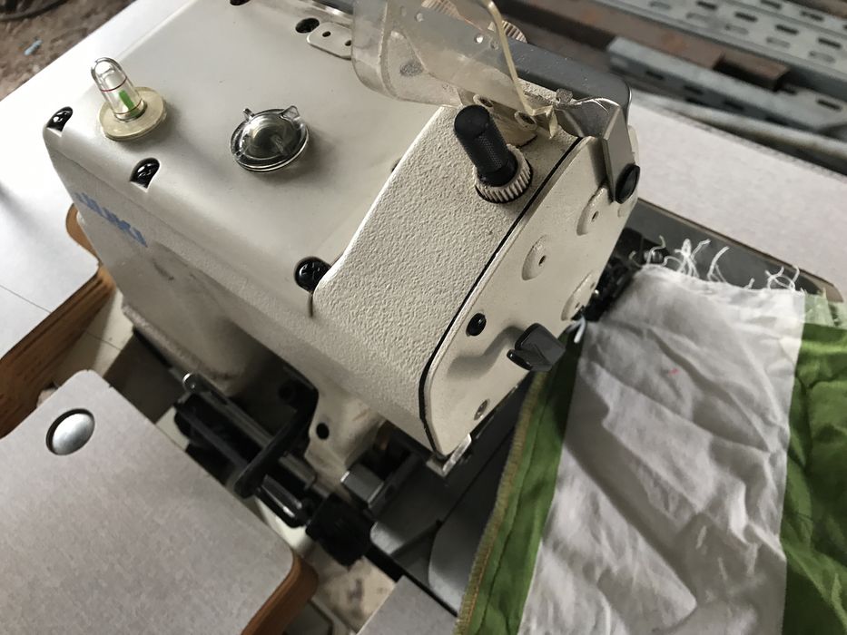Overlock pięcionitkowy Juki MO-3616.