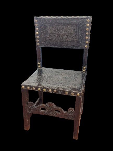 Cadeira antiga, em couro Sec.XVII