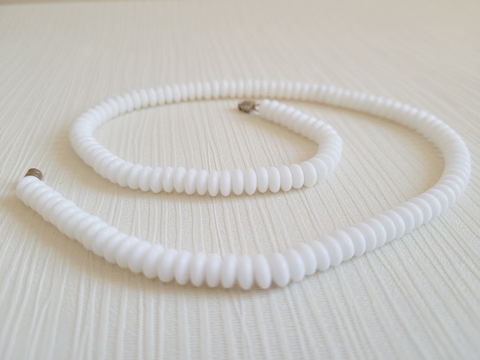 Вінтажний білий чокер із намистин