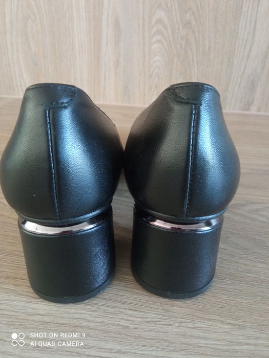 Czółenka skóra rozm. 38 nowe