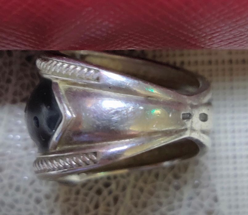 Продам серебряное кольцо