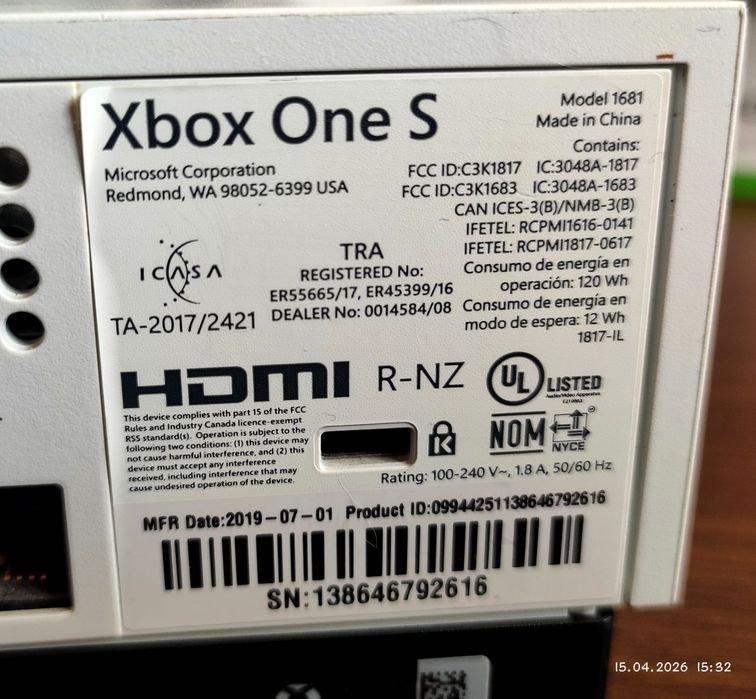 Xbox One S 1tb  4K полный комплект  +диск