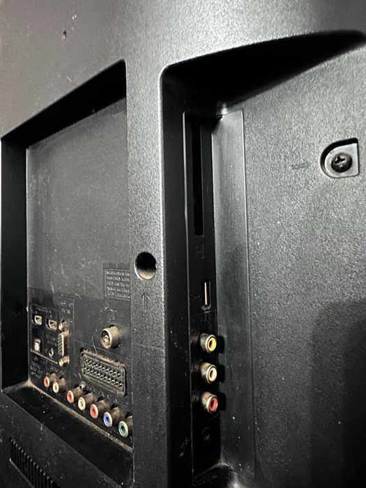Telewizor LCD Sony Bravia 32 cale (KDL-32BX320), HDMI, USB, idealny na działkę