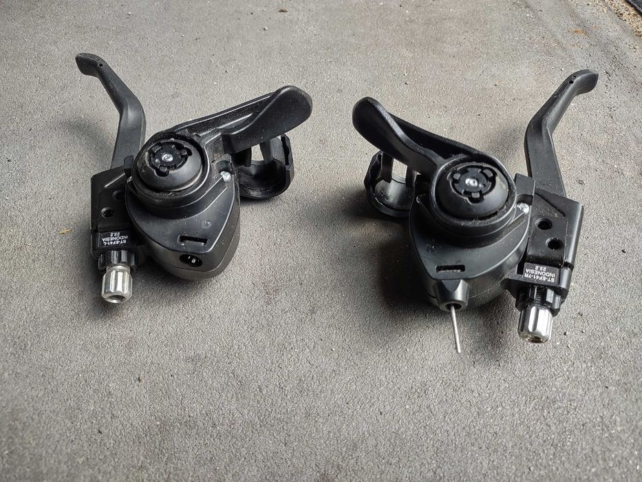 Manetki 3 x 8 shimano