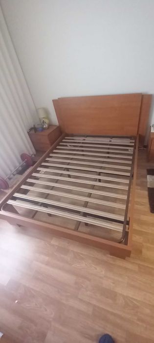 Cama de casal com colchão incluído