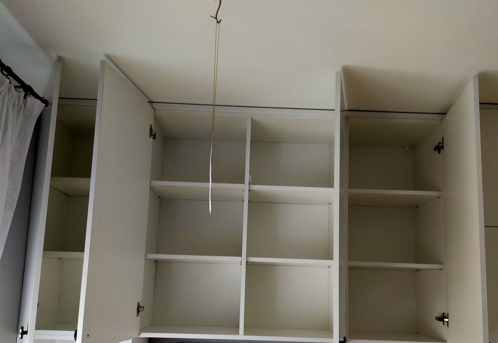 Sprzedam szafkę wiszącą