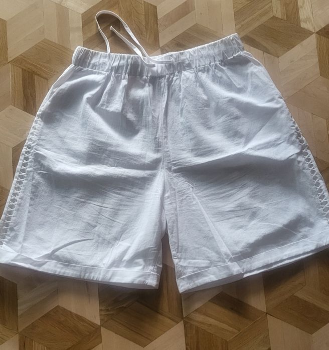 Spodnie damskie letnie biale krótkie