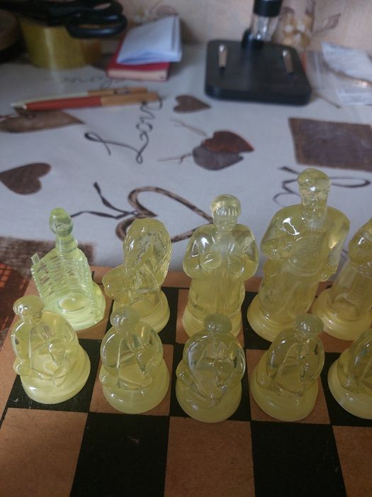 Гра" П'ятнашка" шашки,шахмати