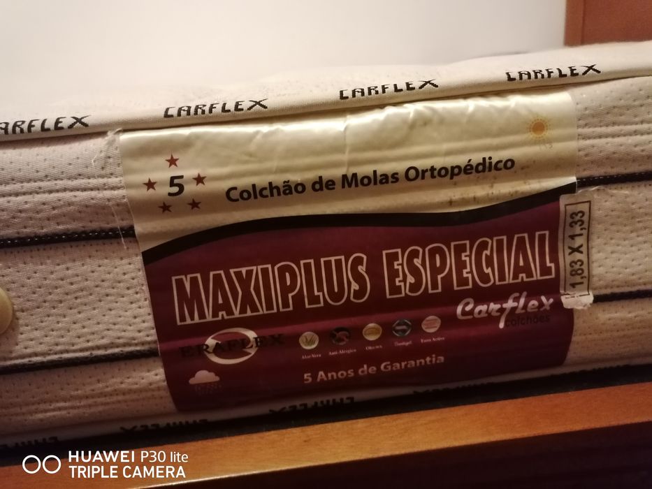 Vendo cama de casal em madeira