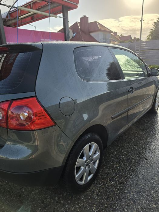 Sprzedam  golfa 5 1.4 gaz