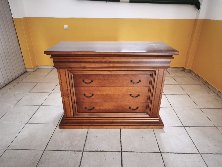 Comoda de quarto em cerejeira com espelho