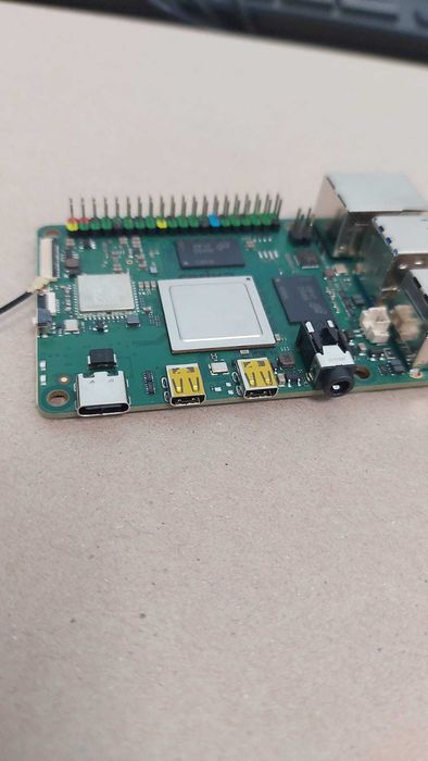 ROCK 4 Model C + 4Gb - Novo (equivalente ao raspberry pi 4 4Gb)