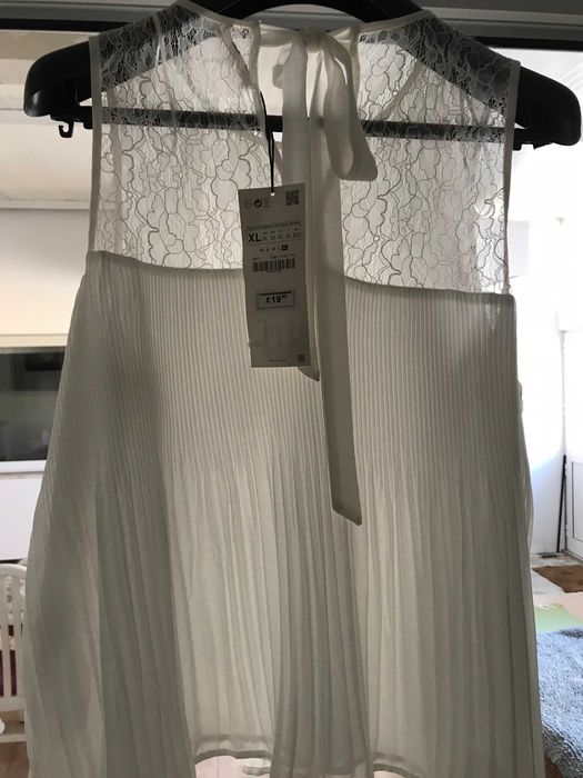 NOVA: Blusa branca- Rendada