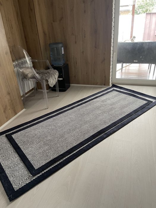 Продам два коврика