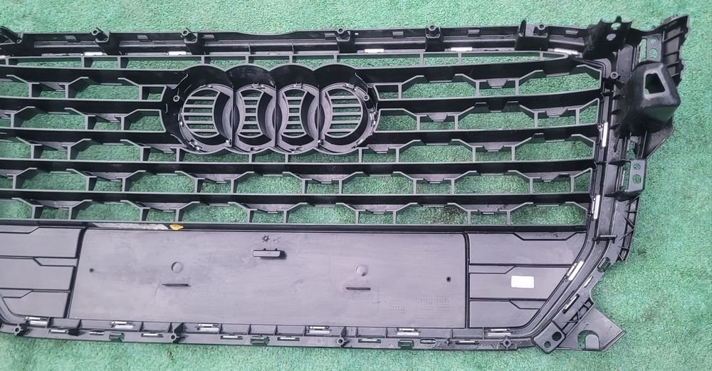 Grelha frontal Audi Q2 GA