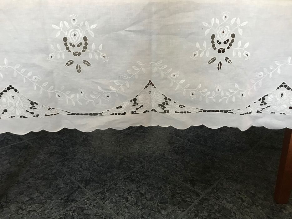 Bordado da Lixa - Toalha Mesa