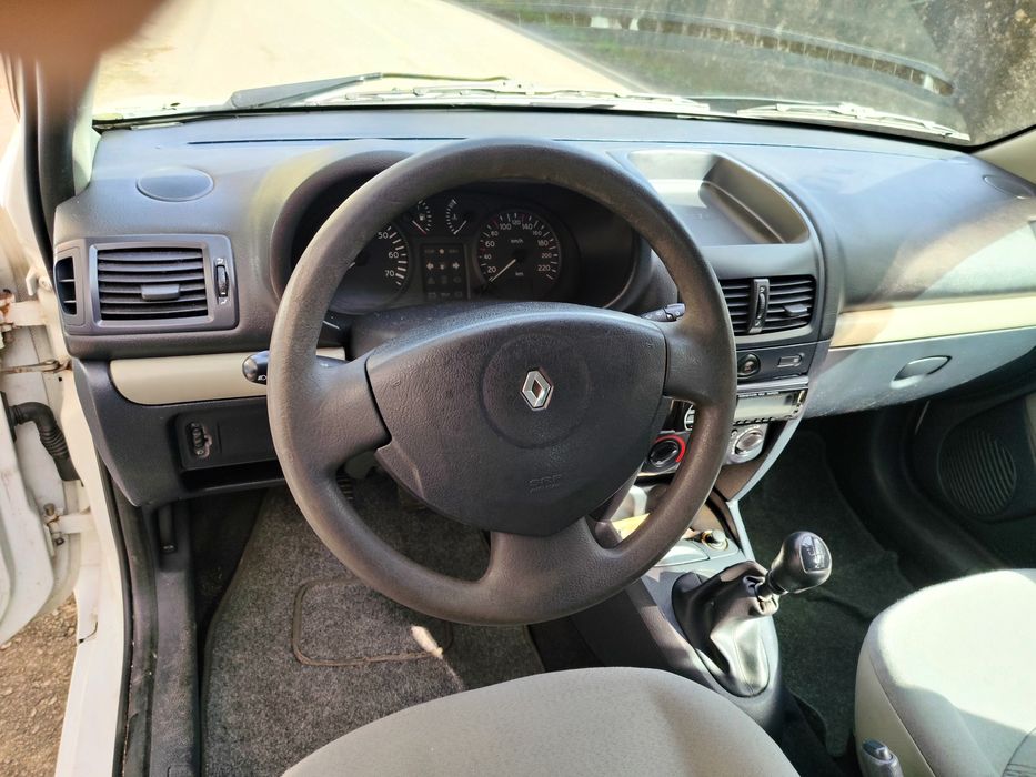 Renout Clio comercial