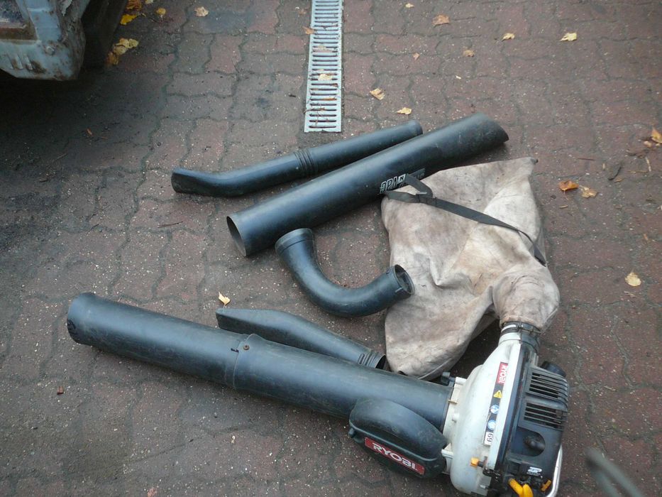 Dmuchawa+Odkurzacz do liści RYOBI PBF-30 Uszkodzona na części